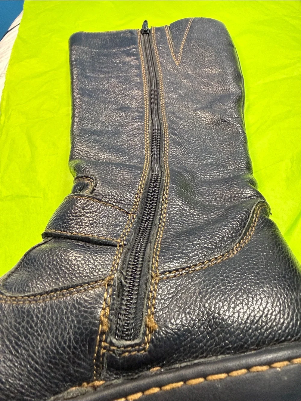 b.o.c. Born Concept Black Leather Mid-Calf Buckle Zip Riding Boots for Women 7.5